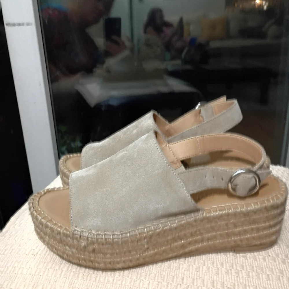 NWT.Elegant Beige Suede Espadrille Wedge Sandalsn - Picture 2 of 10